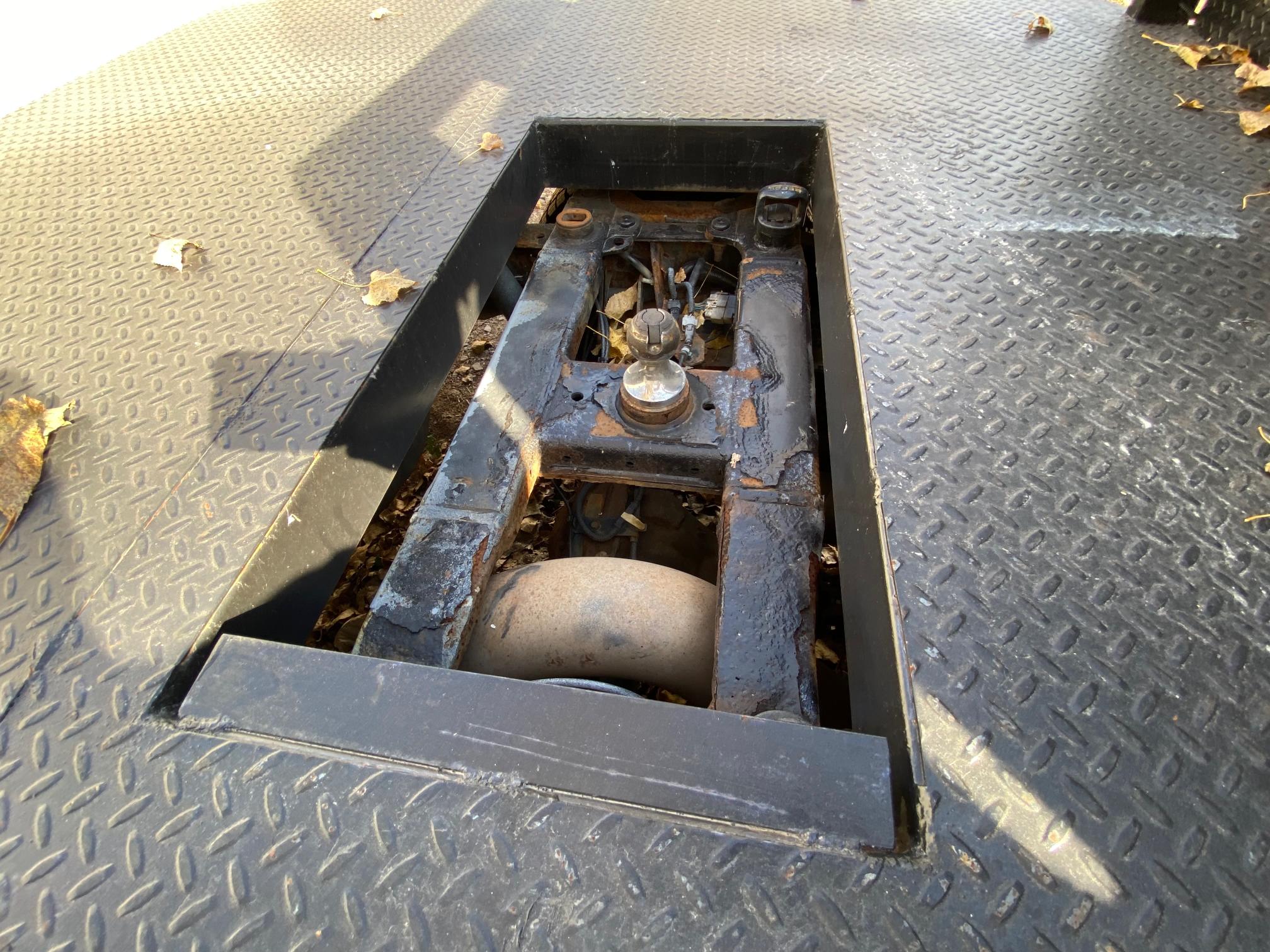 2011 FORD F350 - Image 22